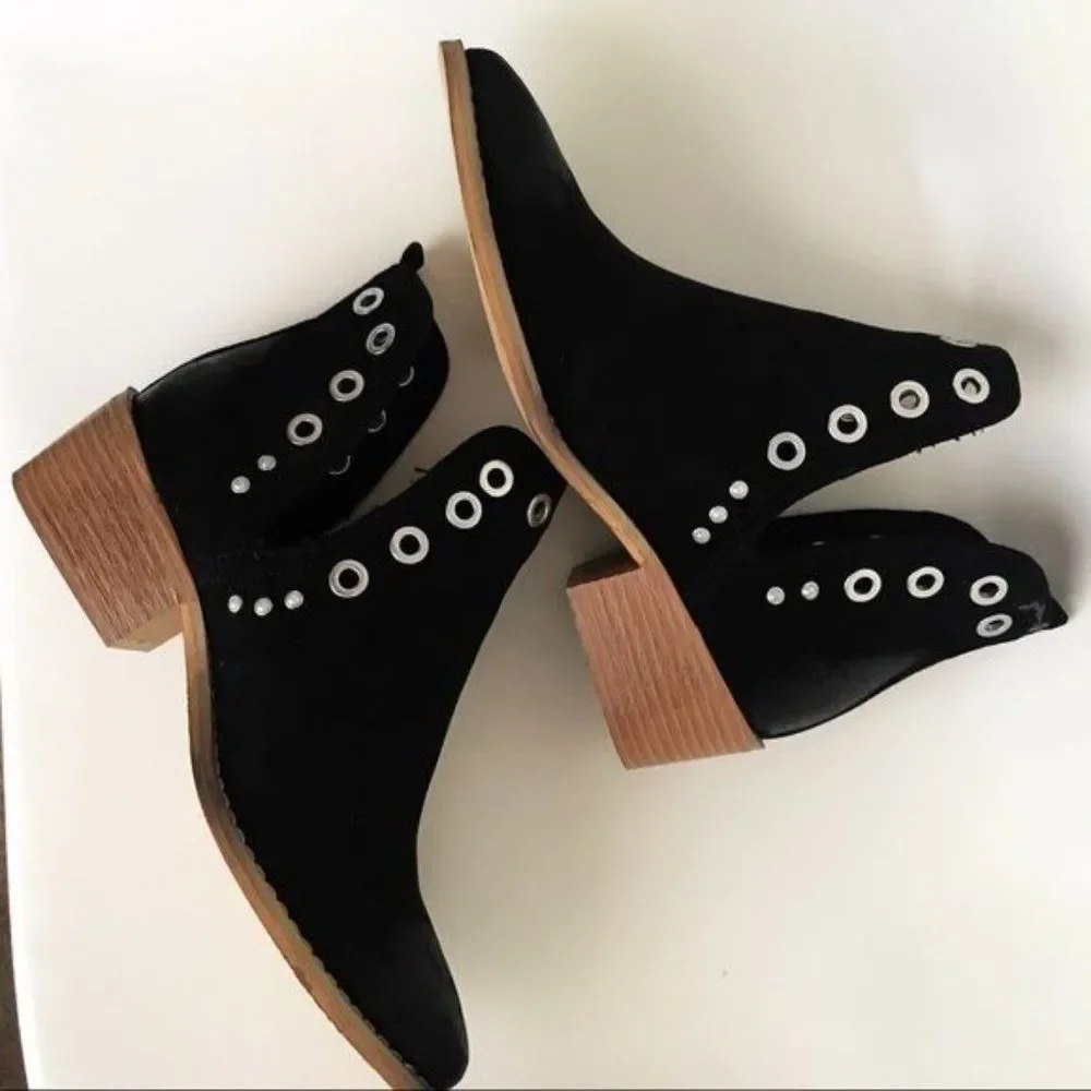 WANTED Black Western Rivet Grommet Ankle Boots Size 9 NWOT